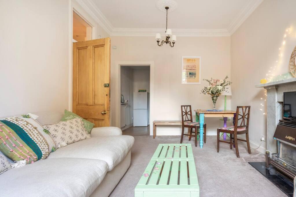 Appartamento Charming Flat In Quiet Street In Stockbridge Edimburgo Esterno foto