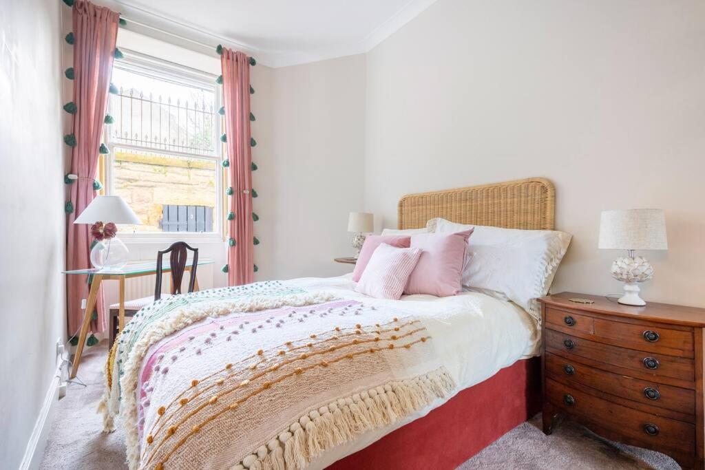 Appartamento Charming Flat In Quiet Street In Stockbridge Edimburgo Esterno foto